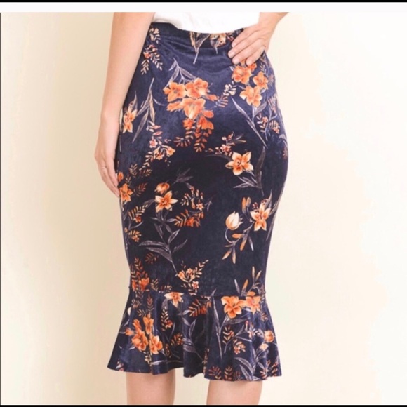 💎Beautiful floral skirt💎 - Picture 2 of 8